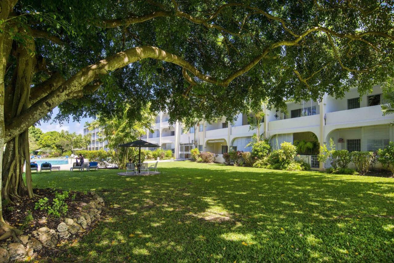 Ground Floor Apartment Located In Hometown, 5 Min Walk To The Beach Saint James Exterior photo